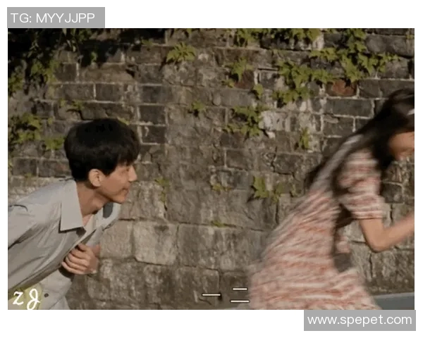 姜鹏：从青涩少年到足球明星的成长历程与精彩瞬间回顾